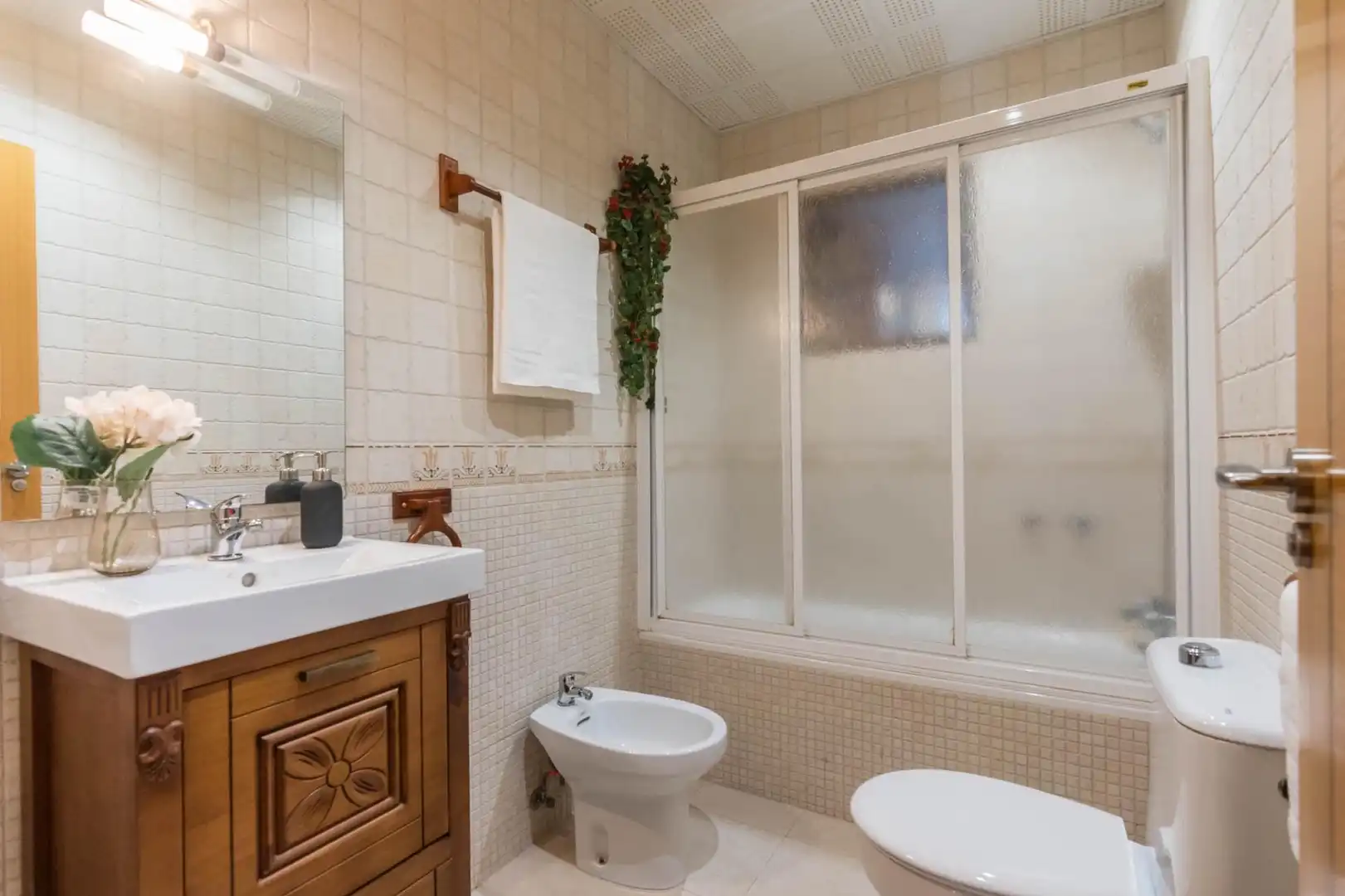 Bathroom of Houses for sale in Murcia  with Air Conditioner, Heating and Parquet flooring