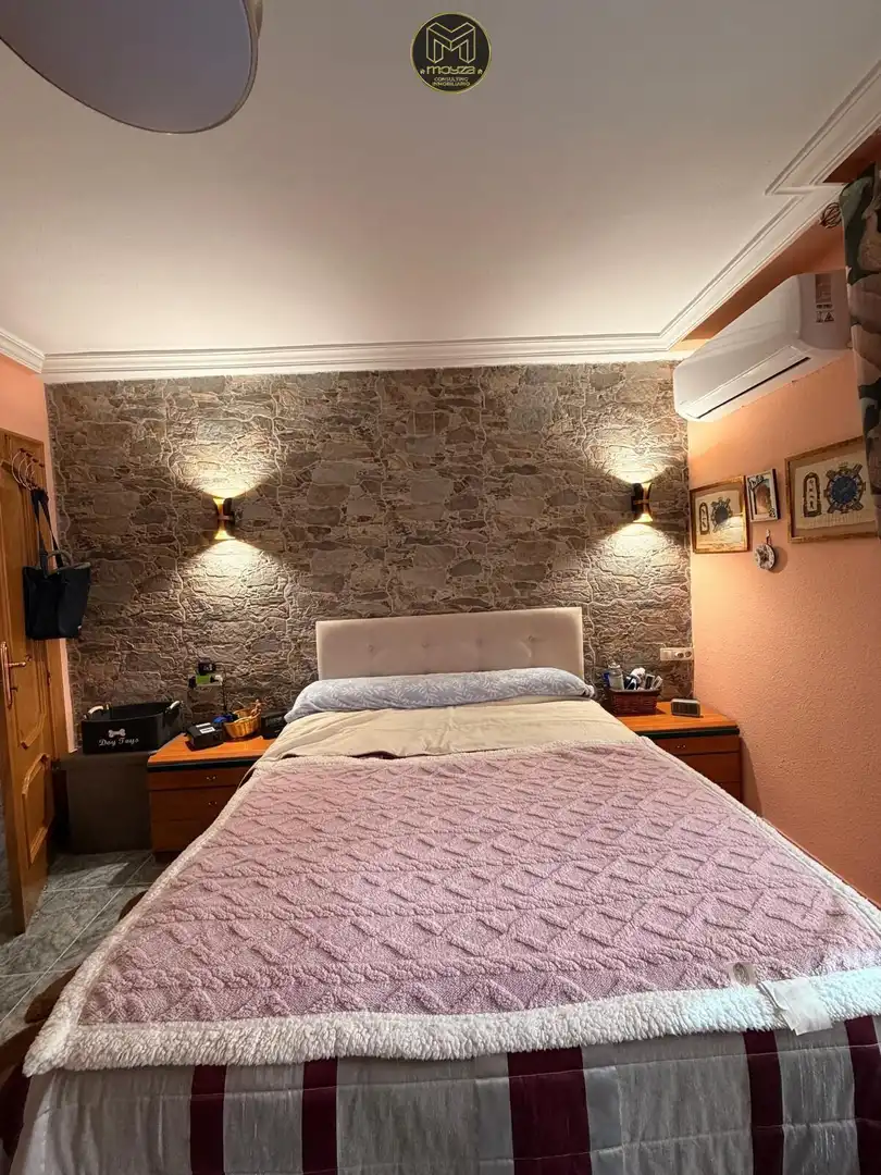 Schlafzimmer von Wohnung zum Verkauf in Jaén mit Klimaanlage, Heizung und Privatgarten