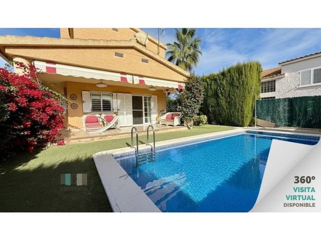 Casa-chalet en Venta en Calle Matilde Salvador en Els Terrers