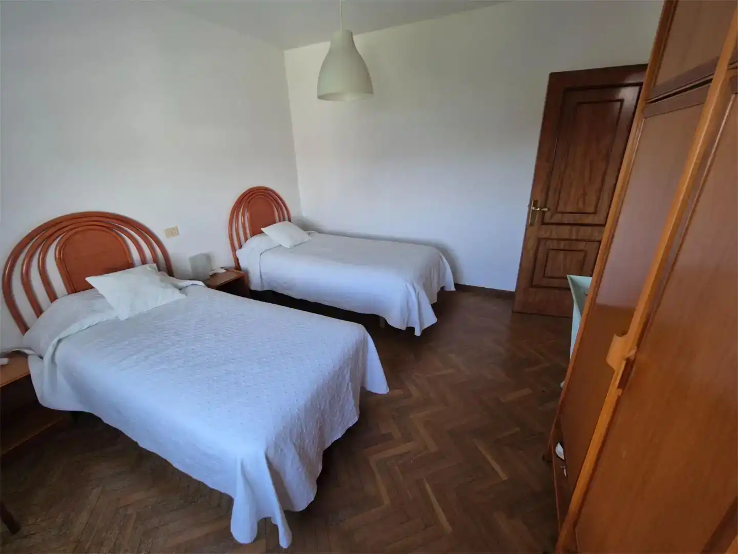 Dormitori de Casa o xalet en venda en Cabana de Bergantiños amb Jardí privat, Parquet i Traster