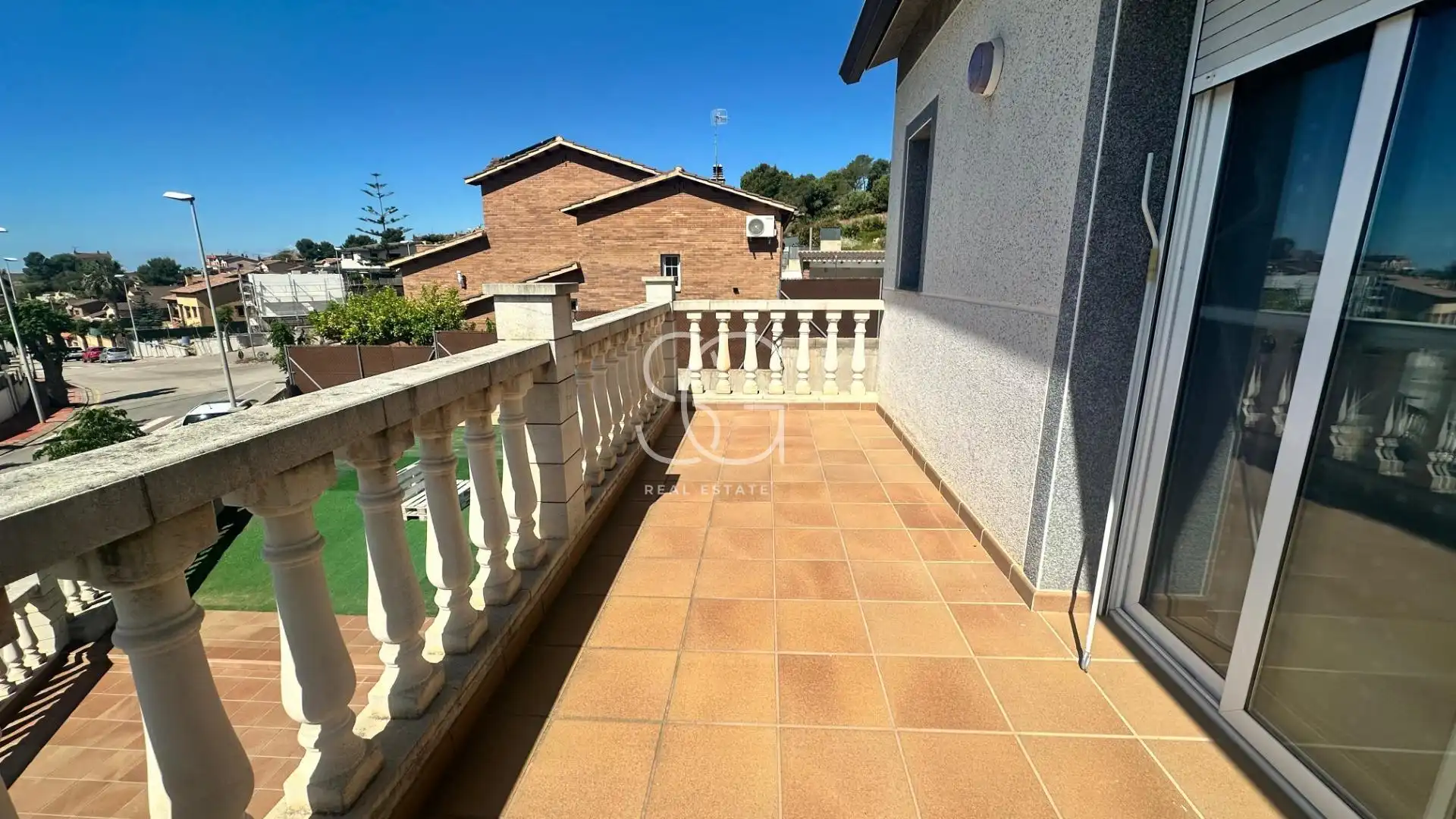 Außenansicht von Haus oder Chalet zum Verkauf in Roda de Berà mit Heizung