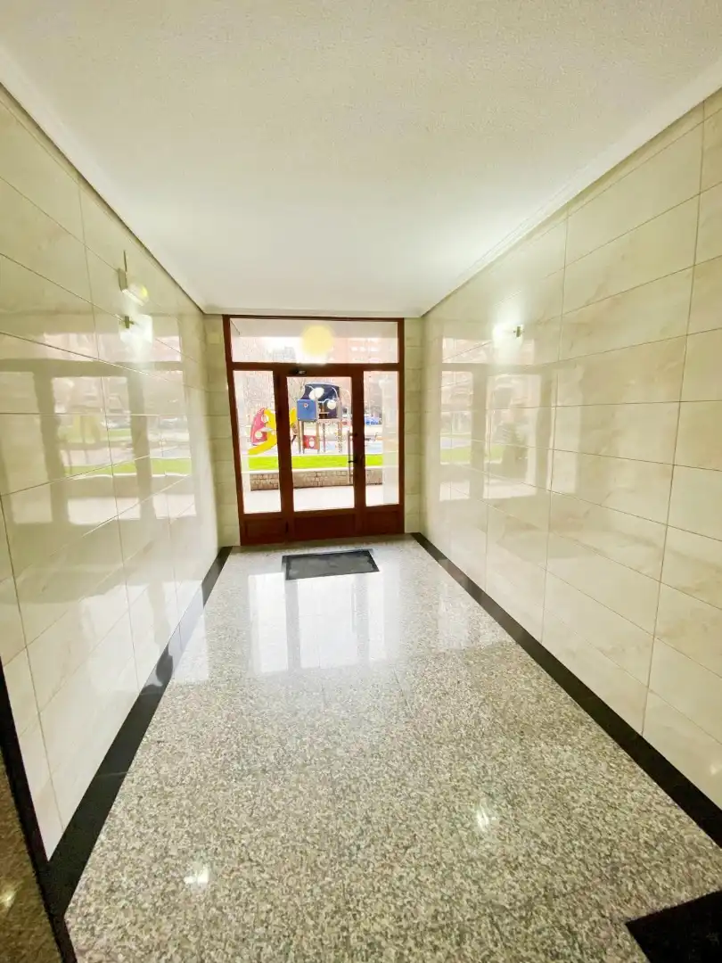 Wohnung zur Miete in Gijón  mit Heizung, Parkett und Möbliert