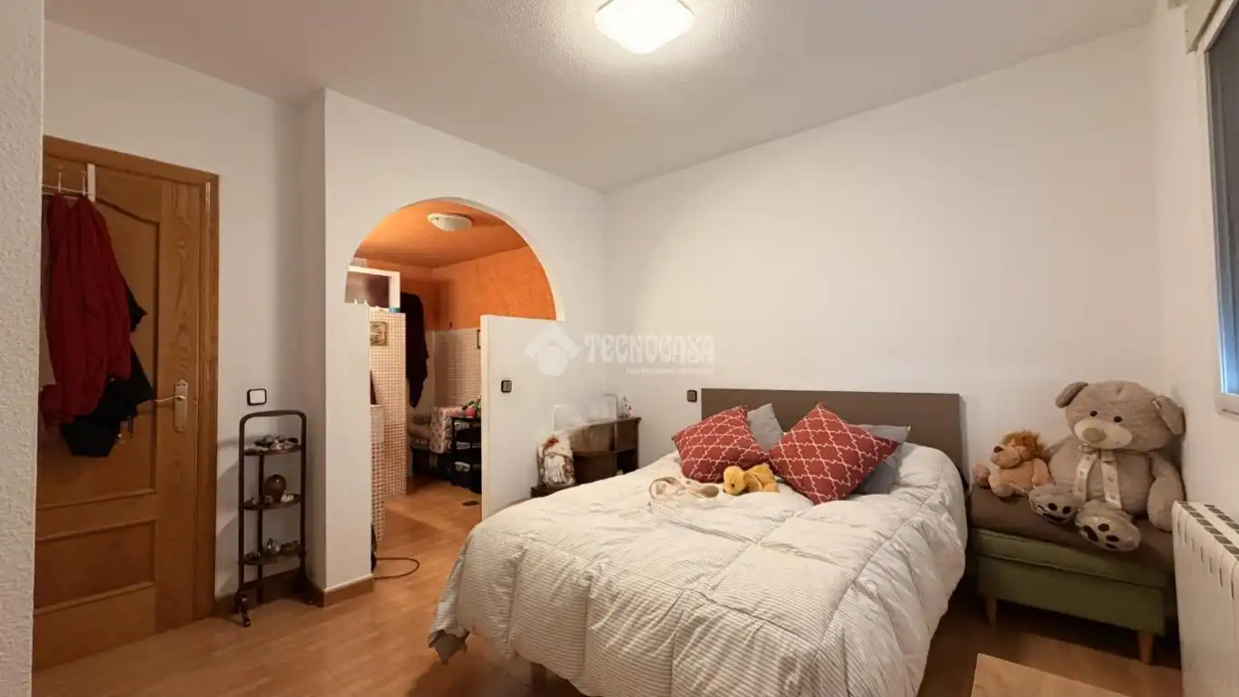 Habitación de Piso en venta en Velilla de San Antonio con Aire acondicionado, Calefacción y Trastero