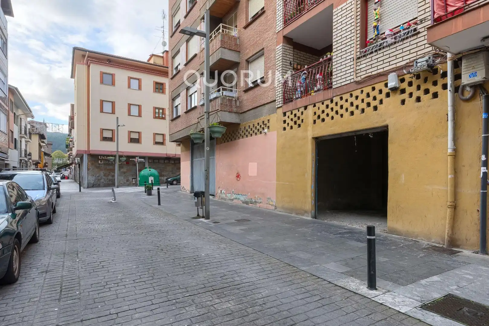 Business premises for sale in Ugao- Miraballes