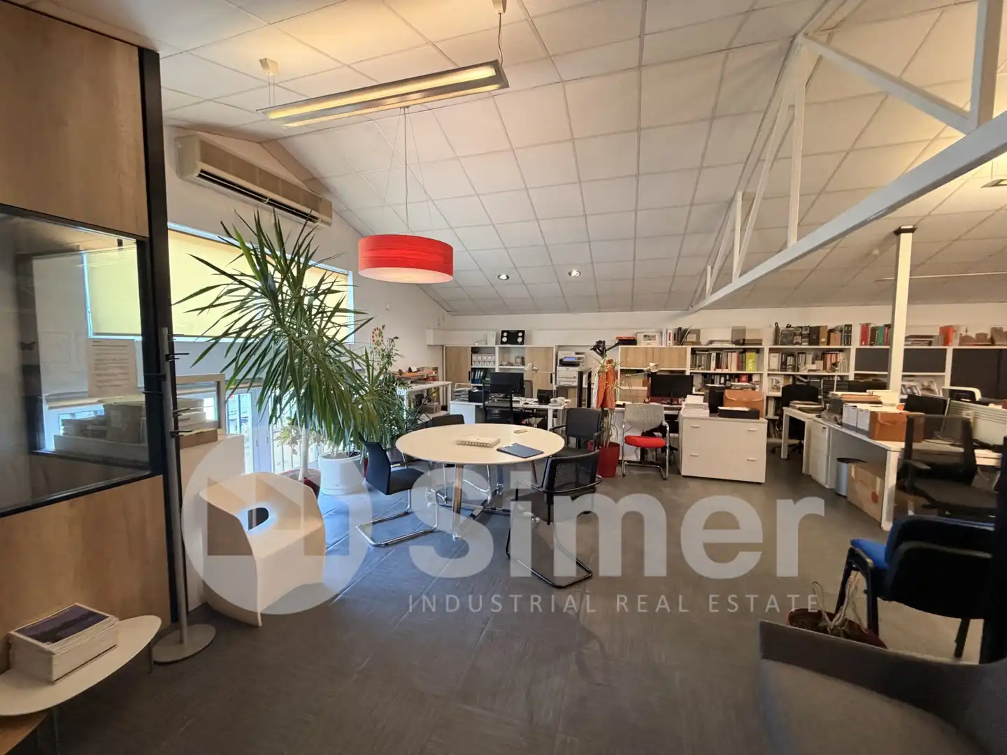 Industrial buildings for sale in Canovelles