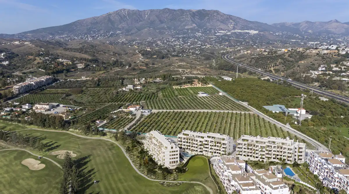 Außenansicht von Erdgeschoss zum Verkauf in Mijas mit Klimaanlage, Privatgarten und Terrasse