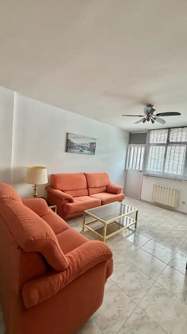 Sala de estar de Piso en venta en Madrid con Calefacción, Parquet y Amueblado