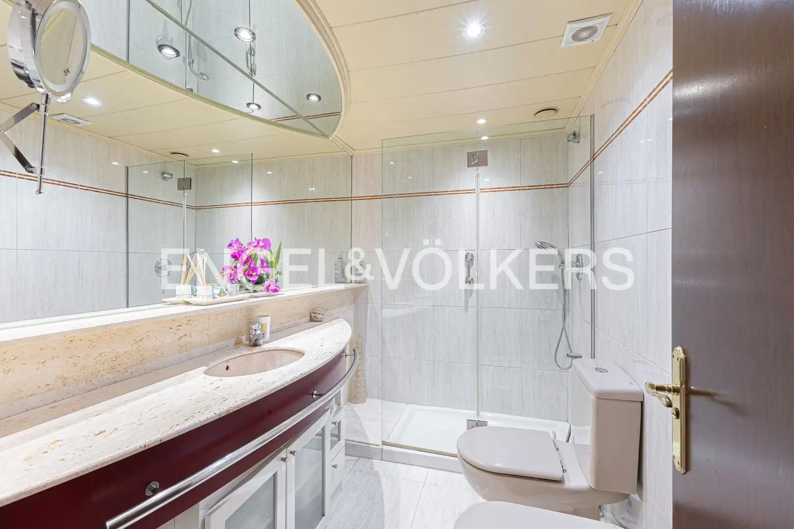 Baño de Piso de alquiler en Barcelona con Aire acondicionado, Calefacción y Parquet