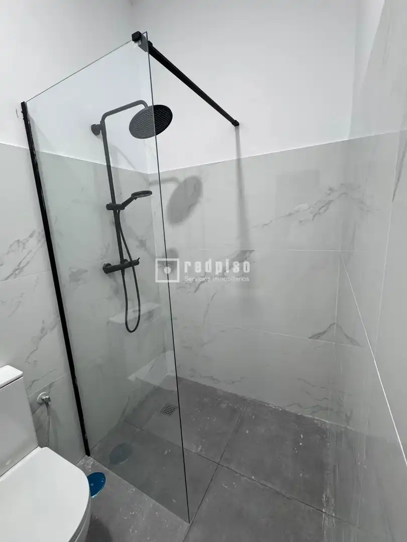 Bathroom of Apartments for sale in Carretera de Cádiz