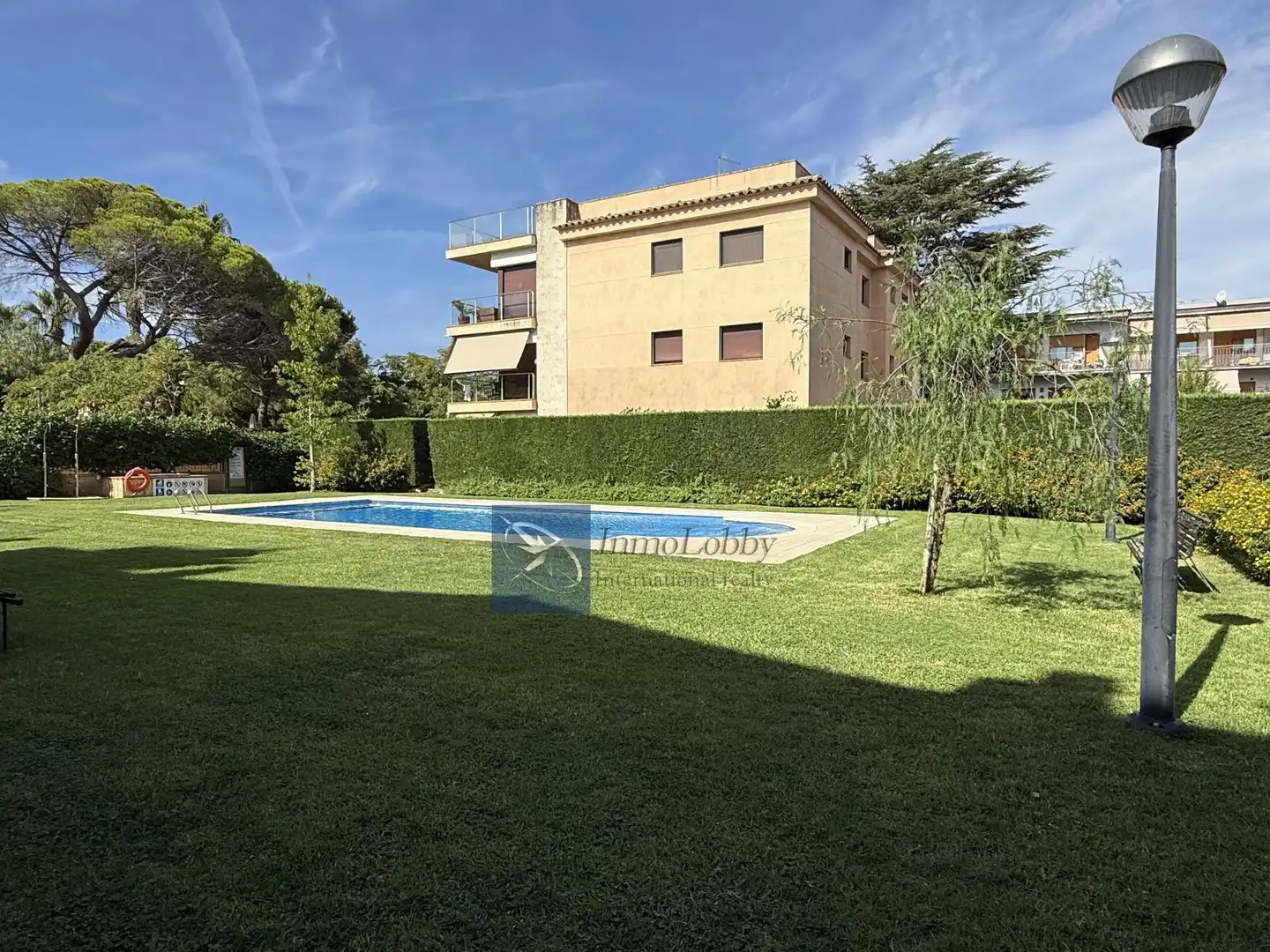 Piscina de Apartament en venda en Castell d'Aro, Platja d'Aro i s'Agaró amb Aire condicionat, Calefacció i Terrassa