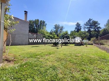 Maison jumelée avec balcon à vendre à Verín
