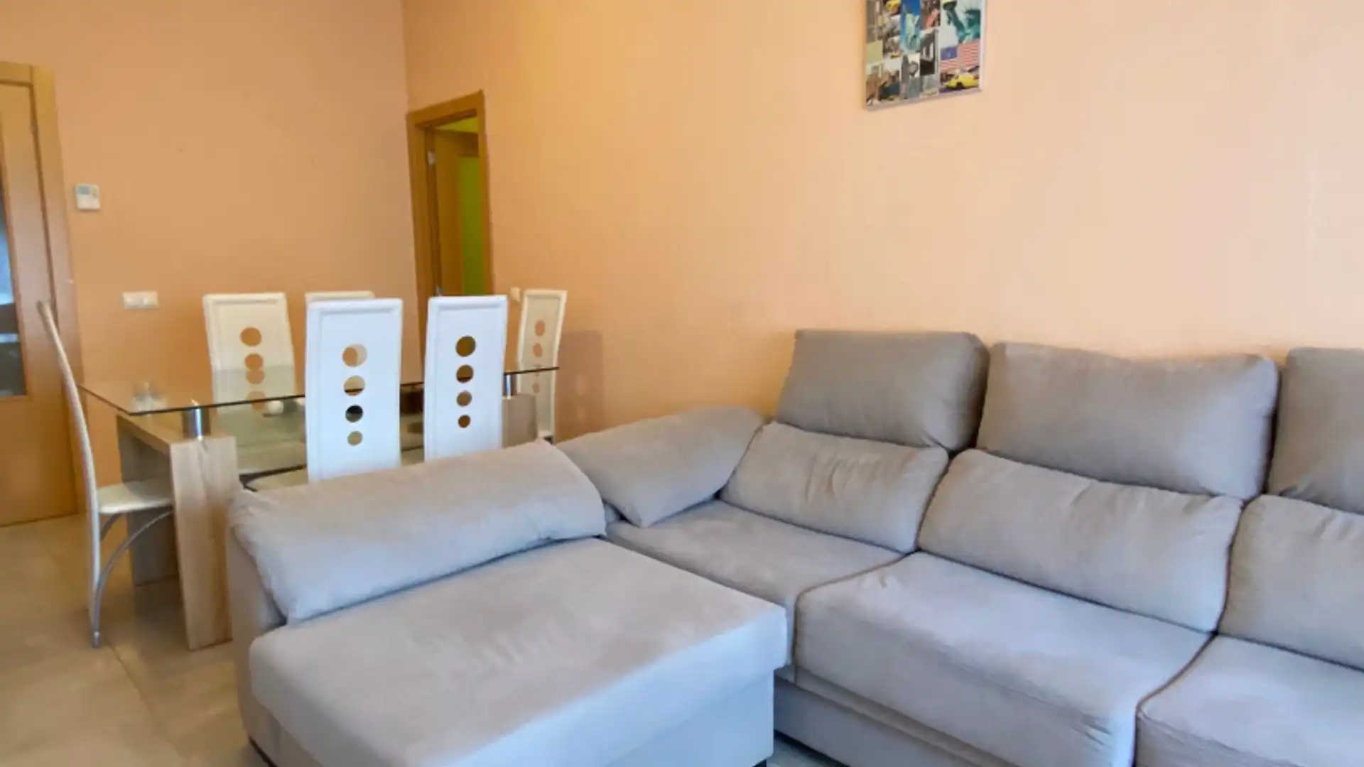 Sala d'estar de Pis en venda en Velilla de San Antonio amb Calefacció, Traster i Forn