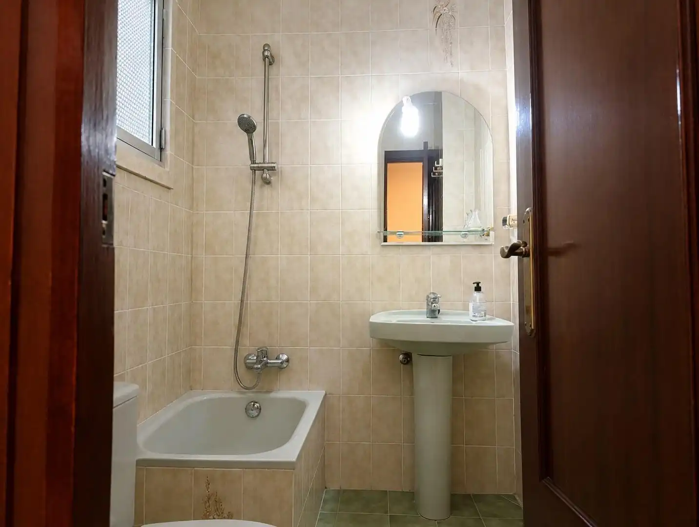 Baño de Piso en venta en Cartagena con Aire acondicionado, Calefacción y Terraza