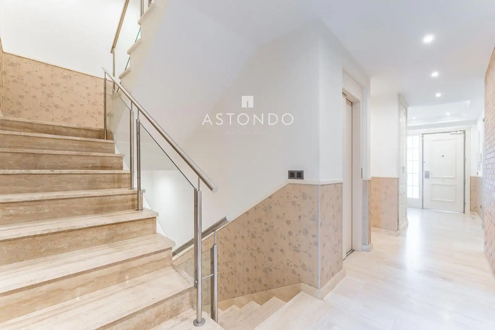 Casa adosada en venta en Madrid con Aire acondicionado, Calefacción y Terraza