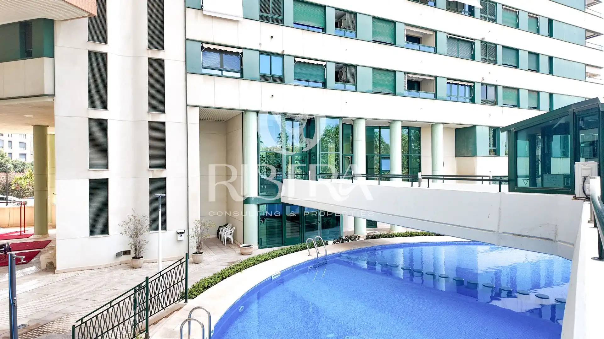 Schwimmbecken von Wohnung zur Miete in Valencia mit Klimaanlage, Heizung und Terrasse