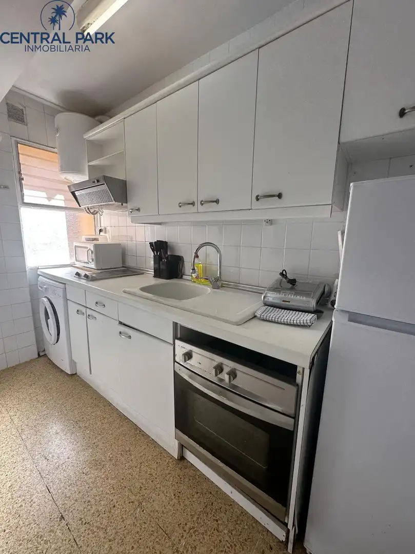Cuina de Apartament en venda en Salou amb Aire condicionat, Terrassa i Moblat