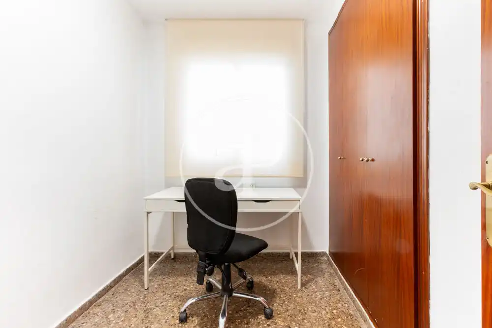 Flat for rent in Valencia  with Heating, Terrace and Furnished