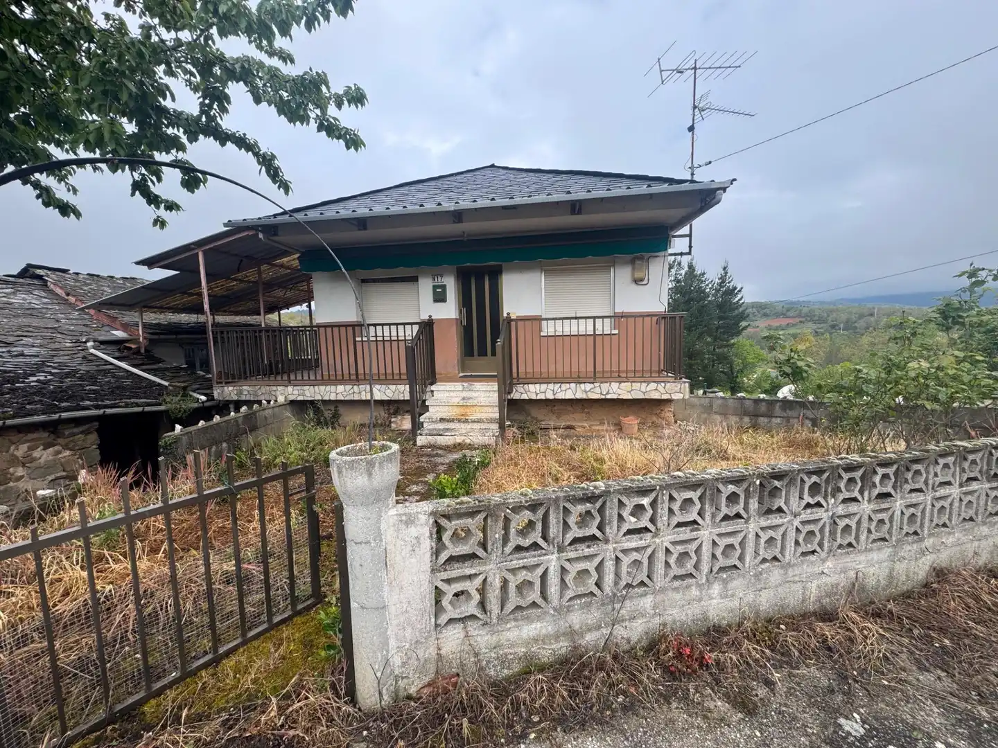 Vista exterior de Finca rústica en venda en Toreno amb Jardí privat, Terrassa i Moblat