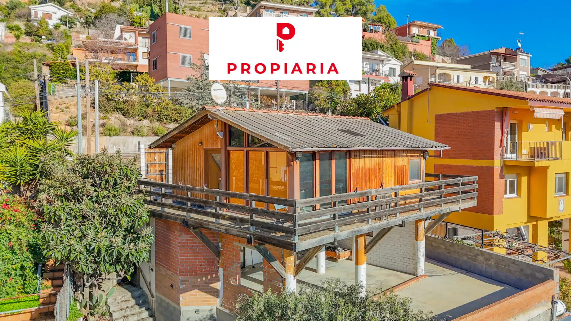 Vista exterior de Casa o xalet en venda en Vallirana amb Aire condicionat, Calefacció i Jardí privat