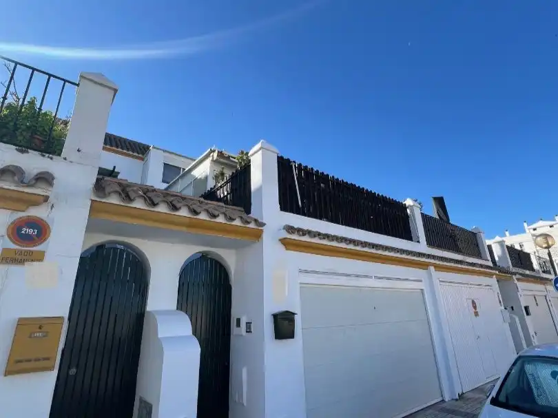 Adossat amb piscina en venda a C. Antonio de Ulloa 6, imagen 2