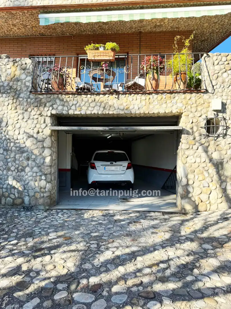 Parking de Casa o chalet en venta en Begues con Aire acondicionado, Calefacción y Jardín privado