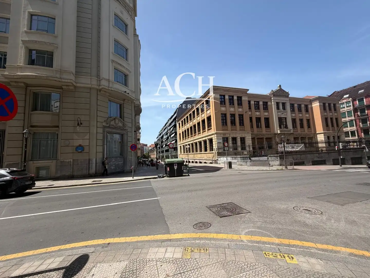 Außenansicht von Wohnung zur Miete in Bilbao  mit Heizung, Parkett und Möbliert