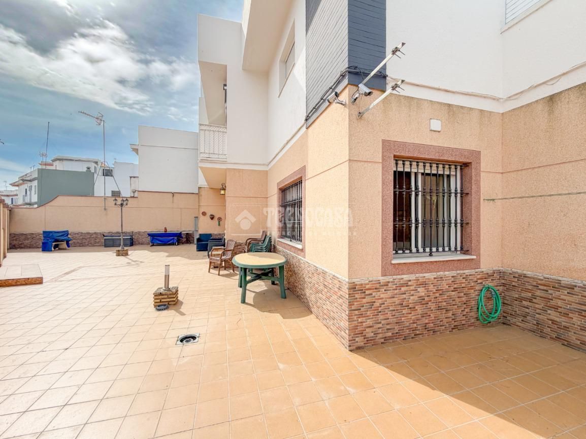 Vista exterior de Pis en venda en Chipiona