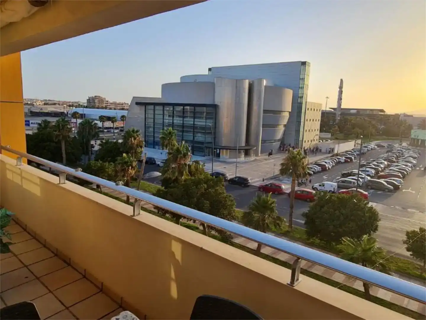 Vista exterior de Pis en venda en Roquetas de Mar amb Aire condicionat, Piscina i Balcó