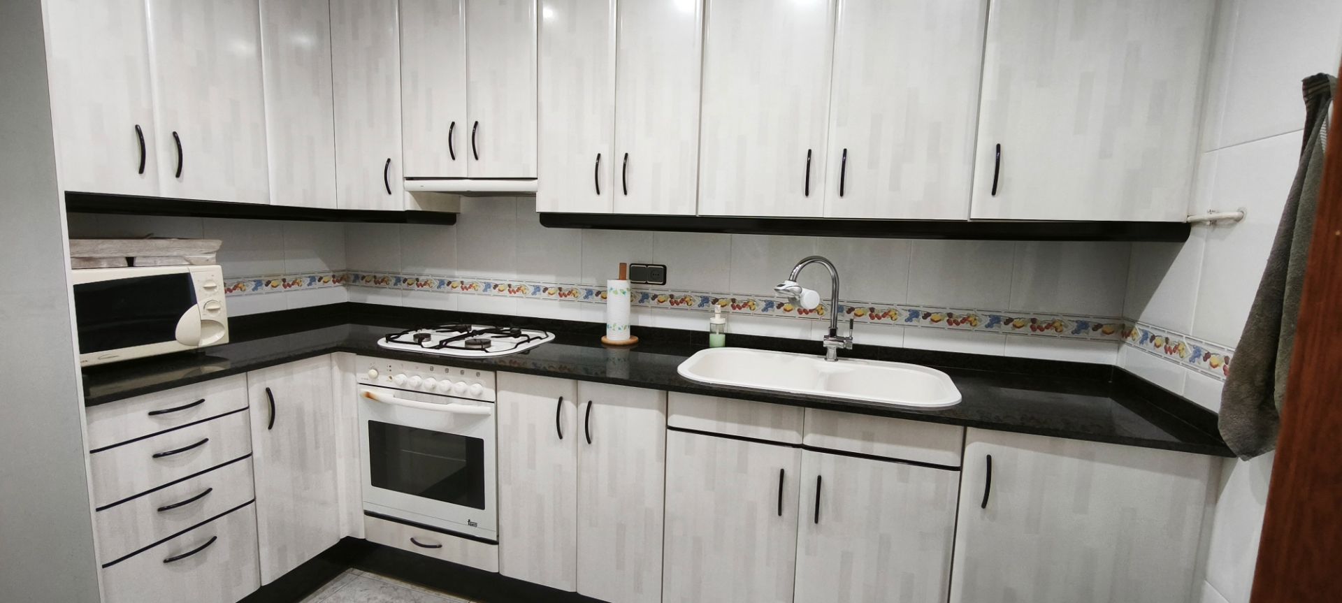 Cocina de Apartamento de alquiler en  Barcelona Capital con Aire acondicionado, Terraza y Amueblado