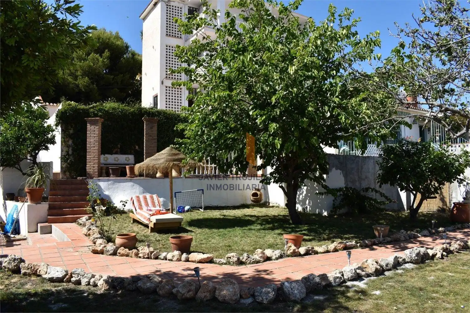 Jardí de Casa o xalet en venda en Vélez-Málaga amb Terrassa, Traster i Moblat