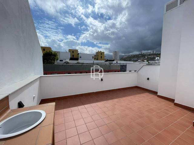 Piso en Alquiler en Calle Pérez Zamora, 6 en Playa Jardín