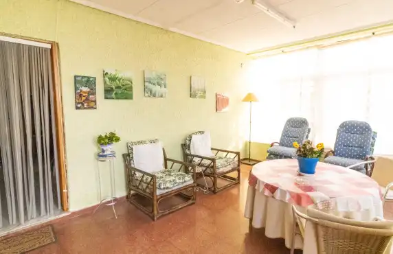 Sala d'estar de Casa o xalet en venda en Elche / Elx amb Jardí privat, Terrassa i Piscina