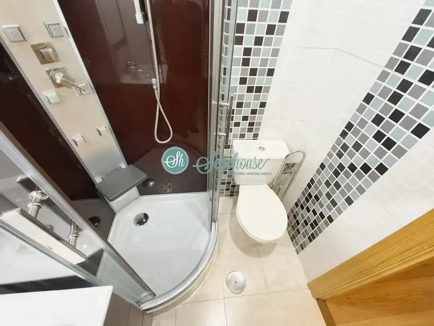 Bathroom of Flat for sale in Segovia  with Heating, Terrace and Furnished