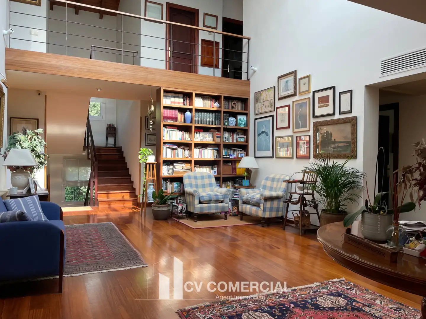 Sala d'estar de Casa o xalet en venda en Sant Cugat del Vallès amb Aire condicionat, Calefacció i Jardí privat