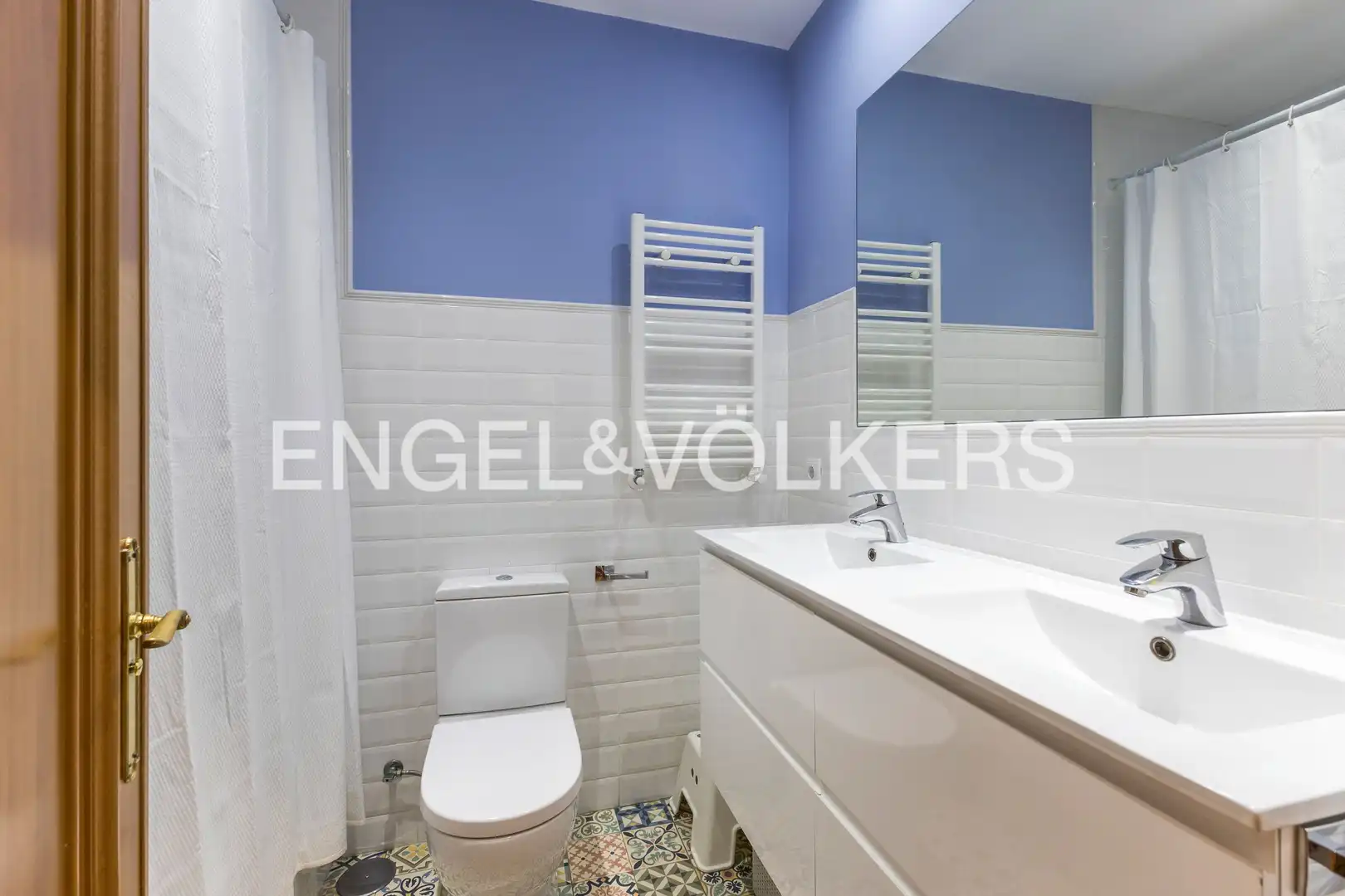 Baño de Piso en venta en Madrid con Calefacción, Jardín privado y Parquet