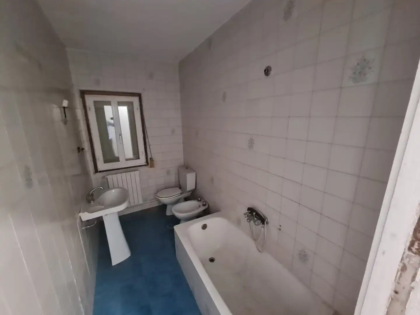 Baño de Casa o chalet en venta en Ourense Capital  con Calefacción, Jardín privado y Trastero