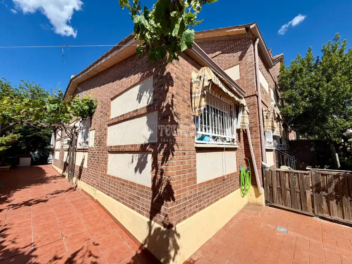 Vista exterior de Piso en venta en Villanueva de la Torre con Aire acondicionado y Calefacción