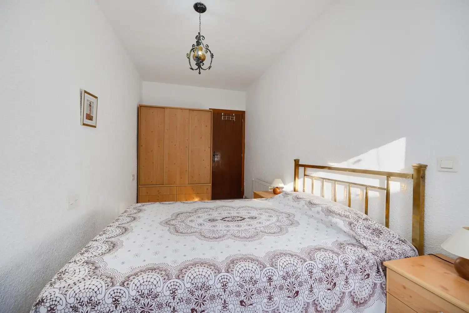 Habitación de Casa adosada en venta en Torrevieja con Aire acondicionado, Calefacción y Jardín privado