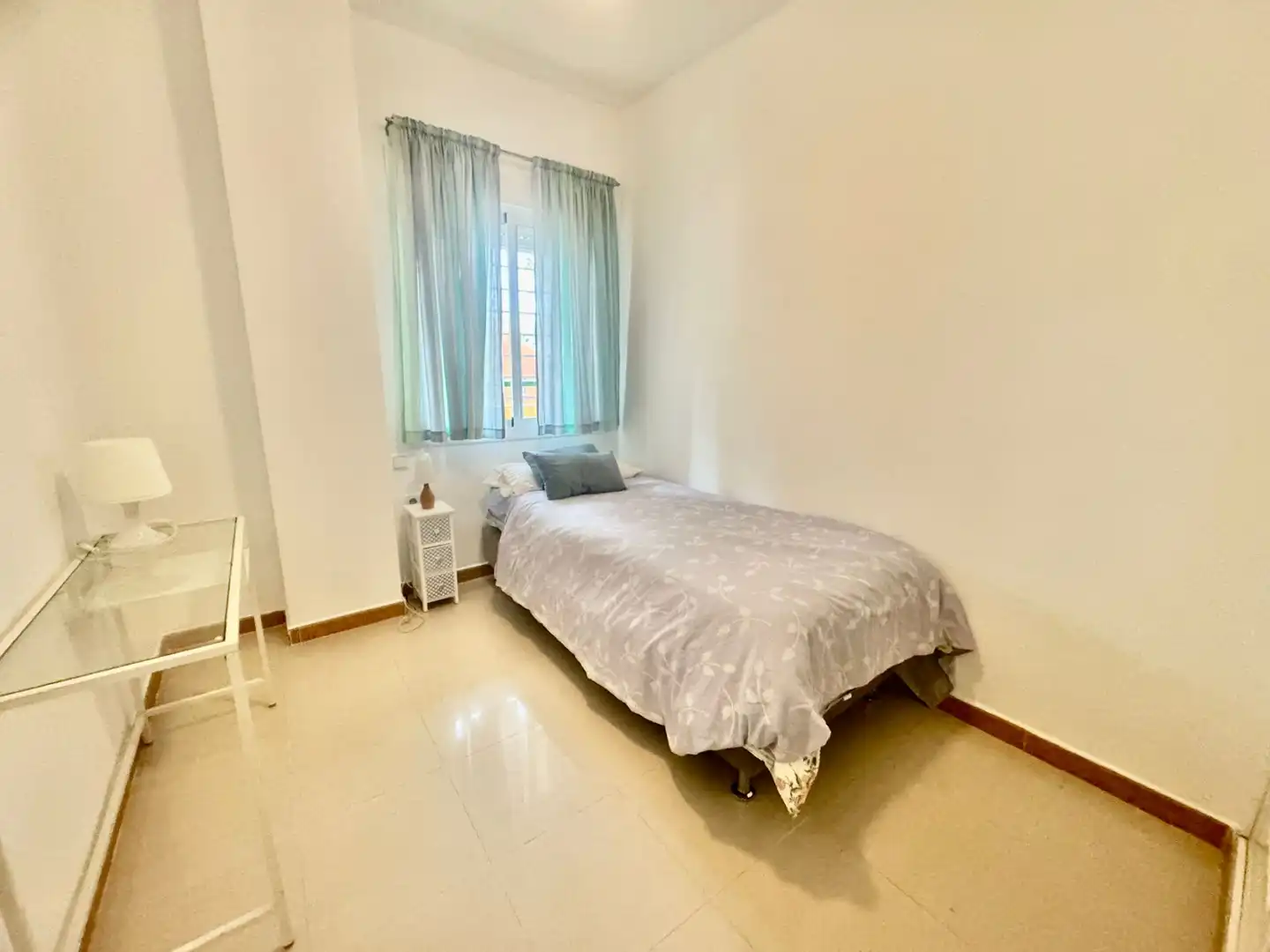 Habitación de Piso en venta en Fuengirola con Terraza, Amueblado y Horno
