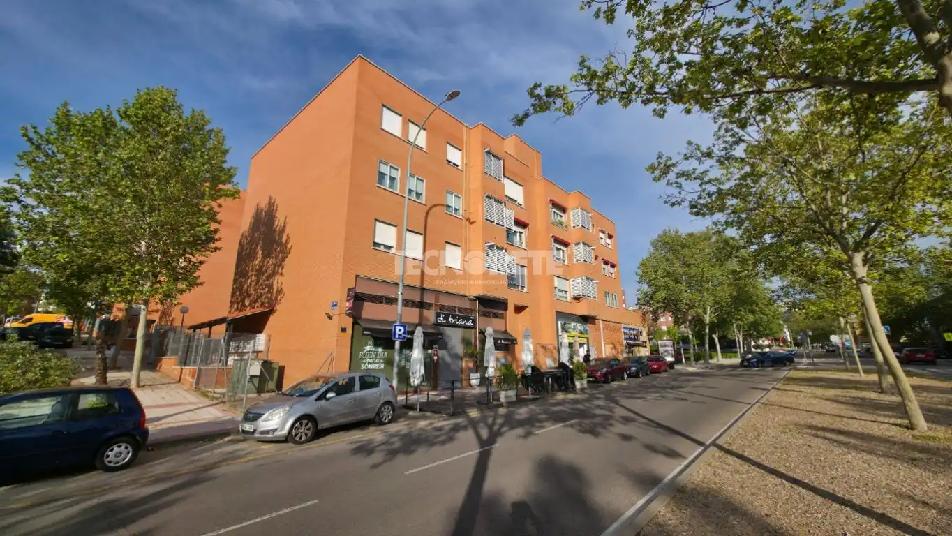 Vista exterior de Piso en venta en Guadalajara con Calefacción y Jardín privado