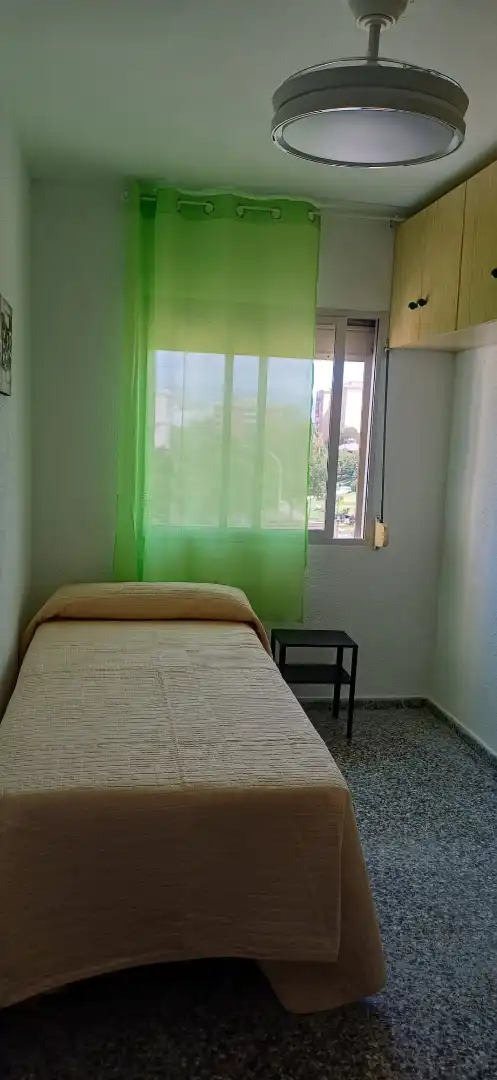 Habitación de Piso de alquiler en Málaga con Amueblado