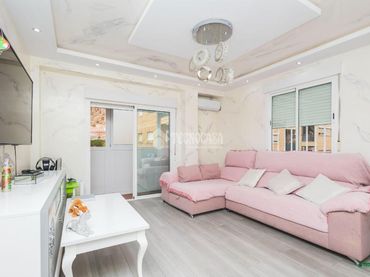 Piso con balcón en venta en C. Cordoneros