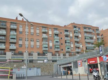 Individual amb ascensor en venda a Rambla del Fondo 21