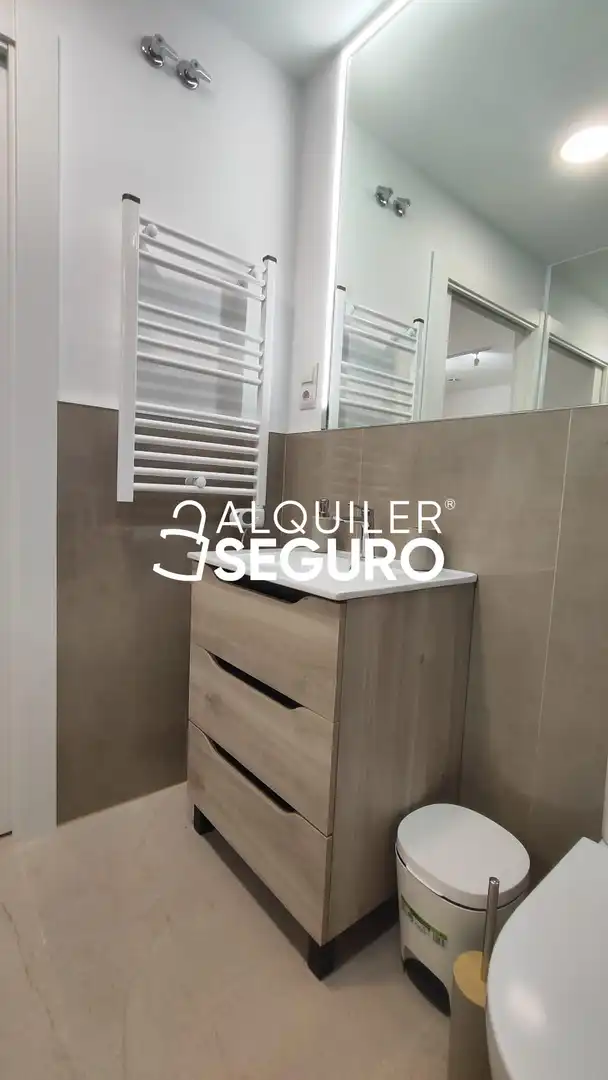 Baño de Estudio de alquiler en Alfafar con Aire acondicionado, Calefacción y Amueblado
