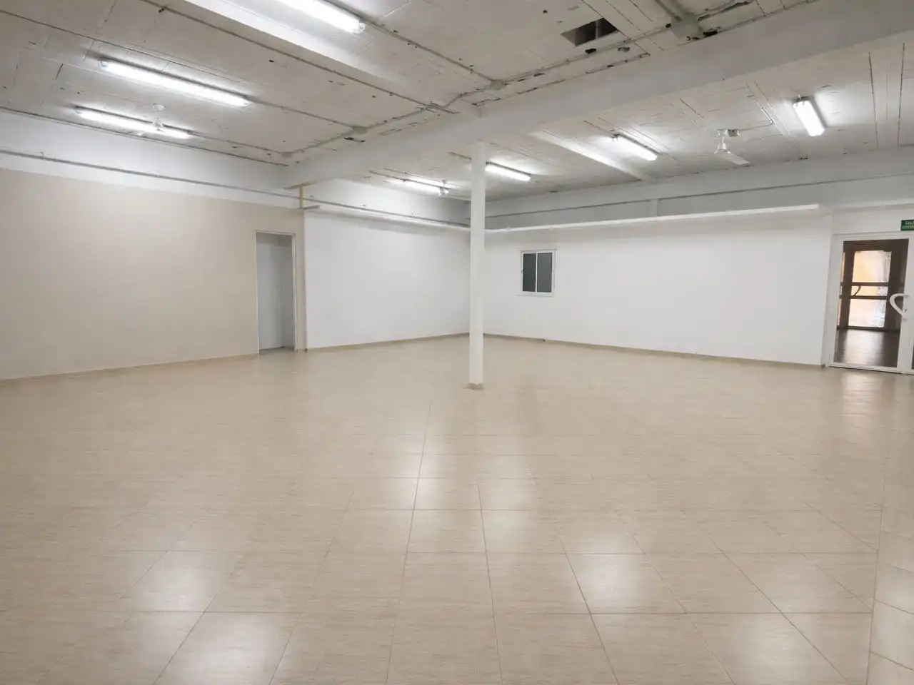 Local en venta en Catral con Aire acondicionado