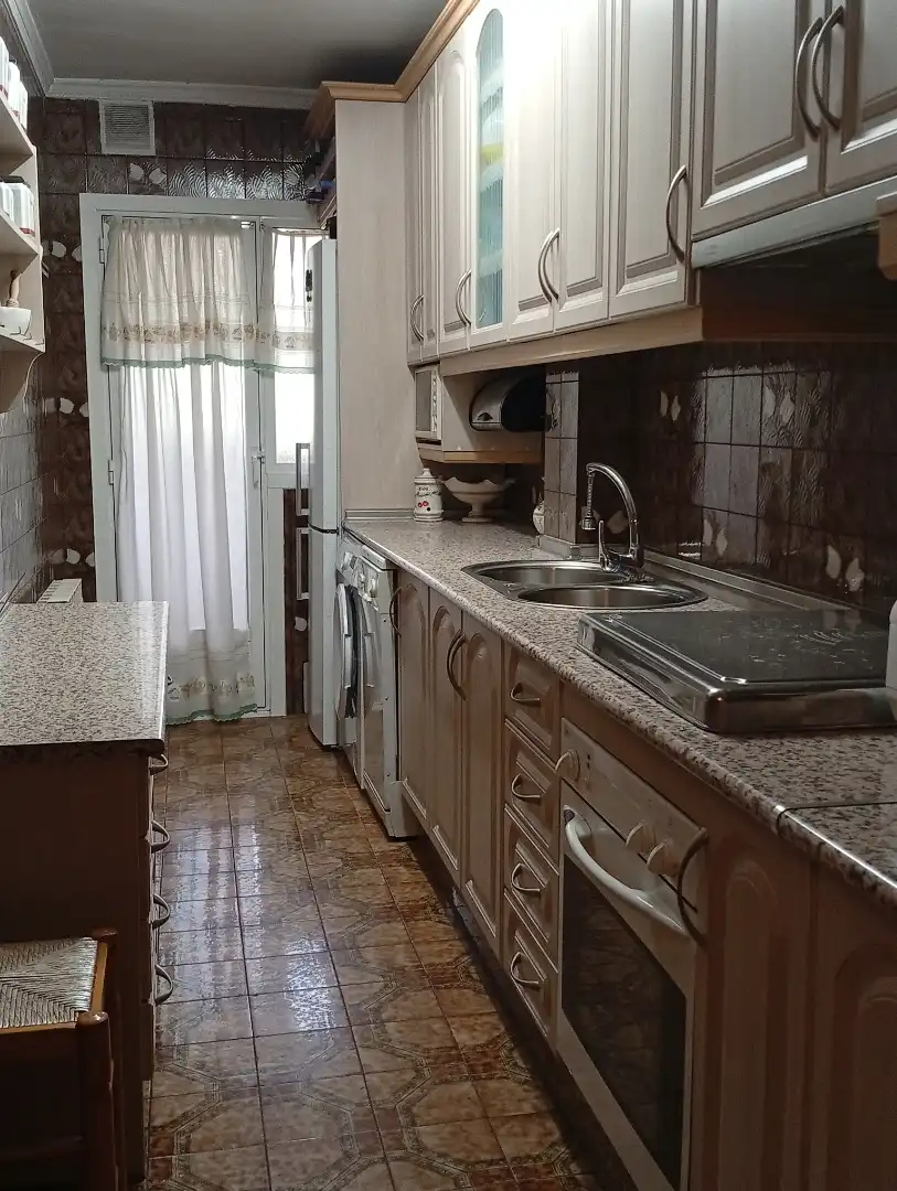Küche von Wohnung zum Verkauf in Ciudad Real mit Klimaanlage, Terrasse und Möbliert