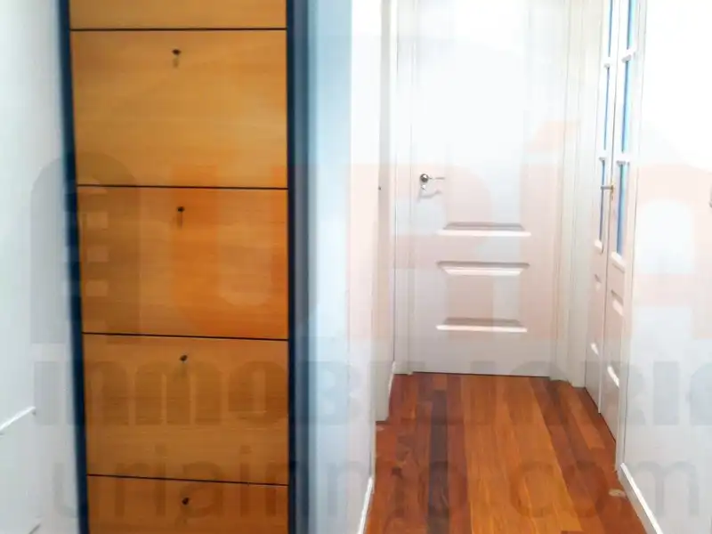 Apartamento en venta en Oviedo  con Calefacción, Parquet y Amueblado