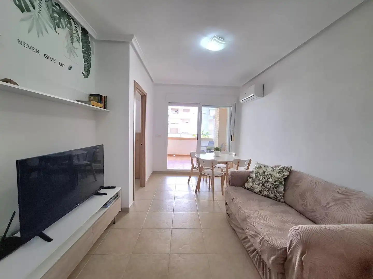 Sala de estar de Apartamento en venta en Oropesa del Mar / Orpesa con Aire acondicionado, Amueblado y Balcón