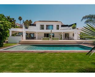 Piscina de Casa o xalet en venda en Marbella amb Jardí privat, Parquet i Terrassa