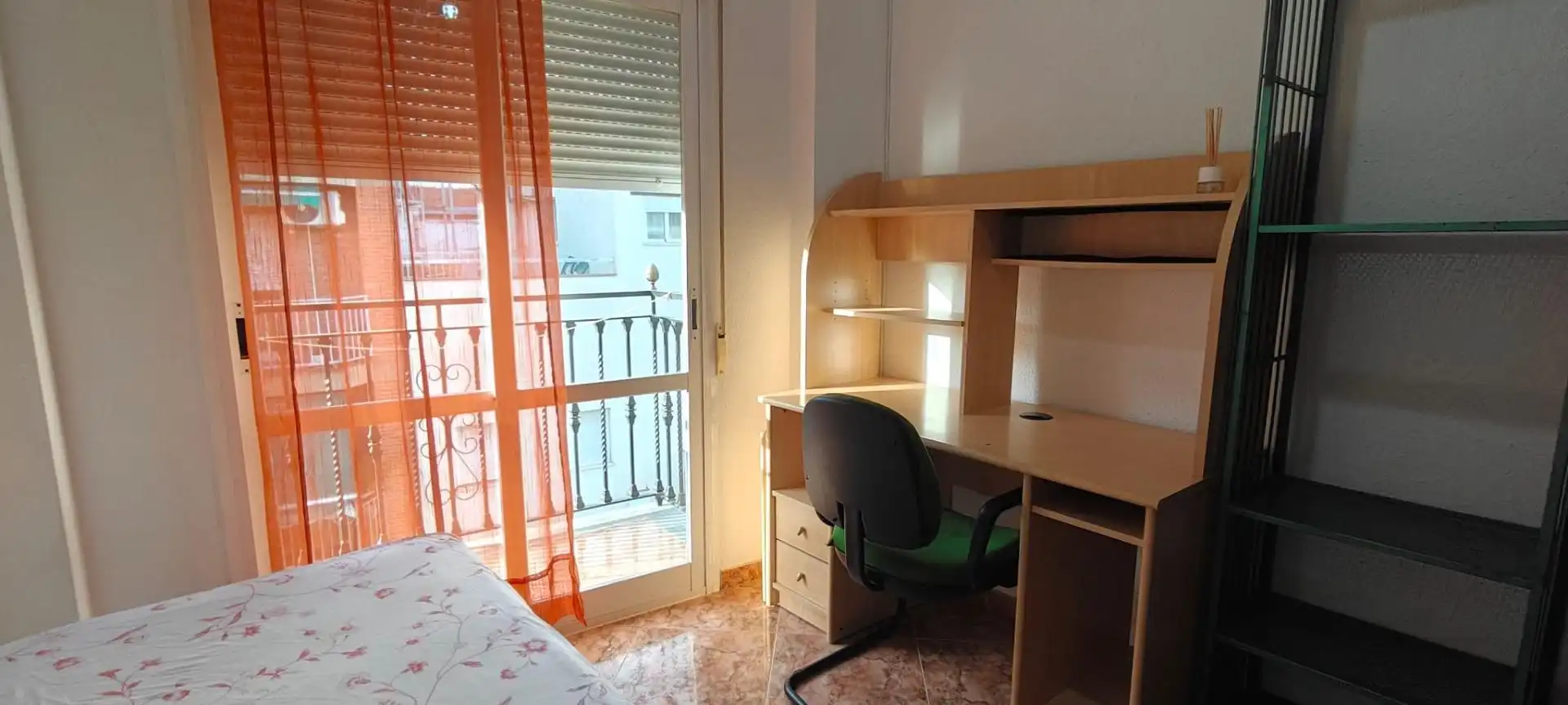 Schlafzimmer von Wohnung zur Miete in Granada mit Klimaanlage, Terrasse und Möbliert